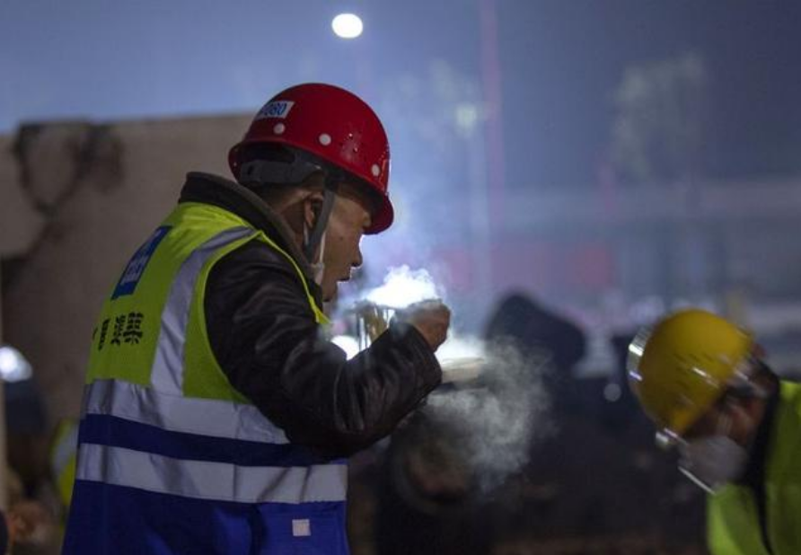 Infrastructure Madman- Thunder God Mountain Hospital in the all-night battle