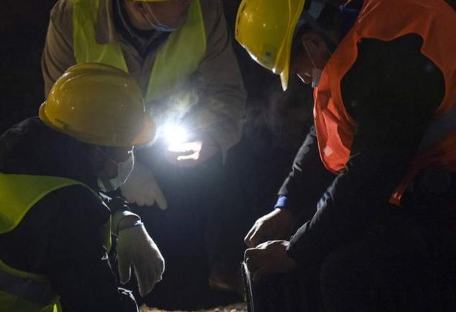 Infrastructure Madman- Thunder God Mountain Hospital in the all-night battle